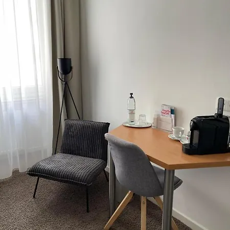 Guestified Ayuna 3* Dusseldorf