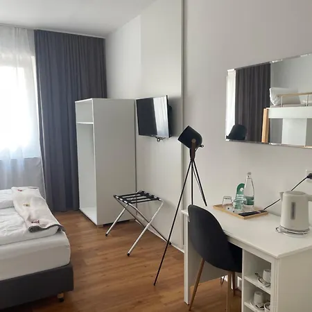 Guestified Ayuna 3* Dusseldorf