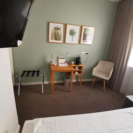 Guestified Ayuna 3* Dusseldorf