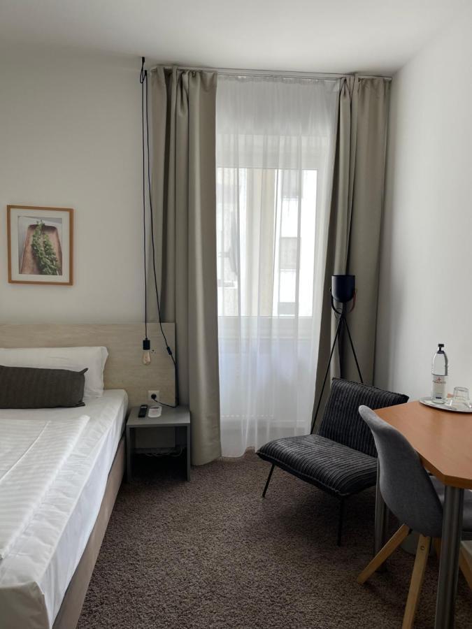 Guestified Ayuna Düsseldorf